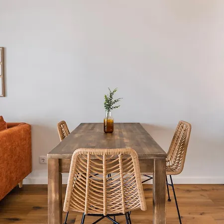 Apartment Soft Modern Flat With Pool & Gym By Lovelystay Lisbon