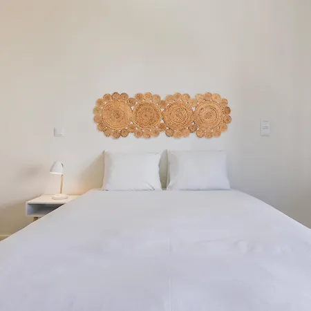Soft Modern Flat With Pool & Gym By Lovelystay