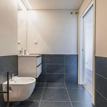 Soft Modern Flat With Pool & Gym By Lovelystay Apartment *