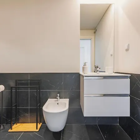 Soft Modern Flat With Pool & Gym By Lovelystay * Lisbon